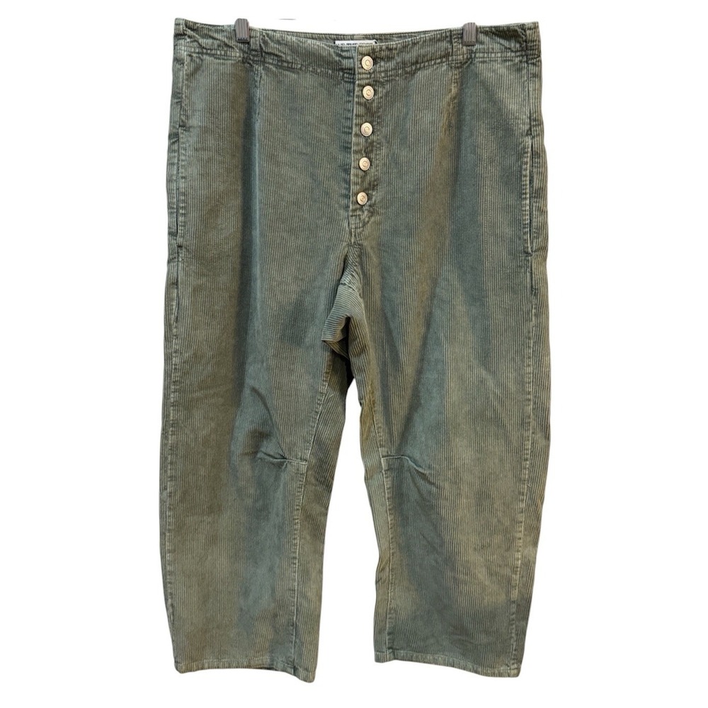 We‎ The Free People Green Button Fly Cord Barrel Leg Pants Size 33